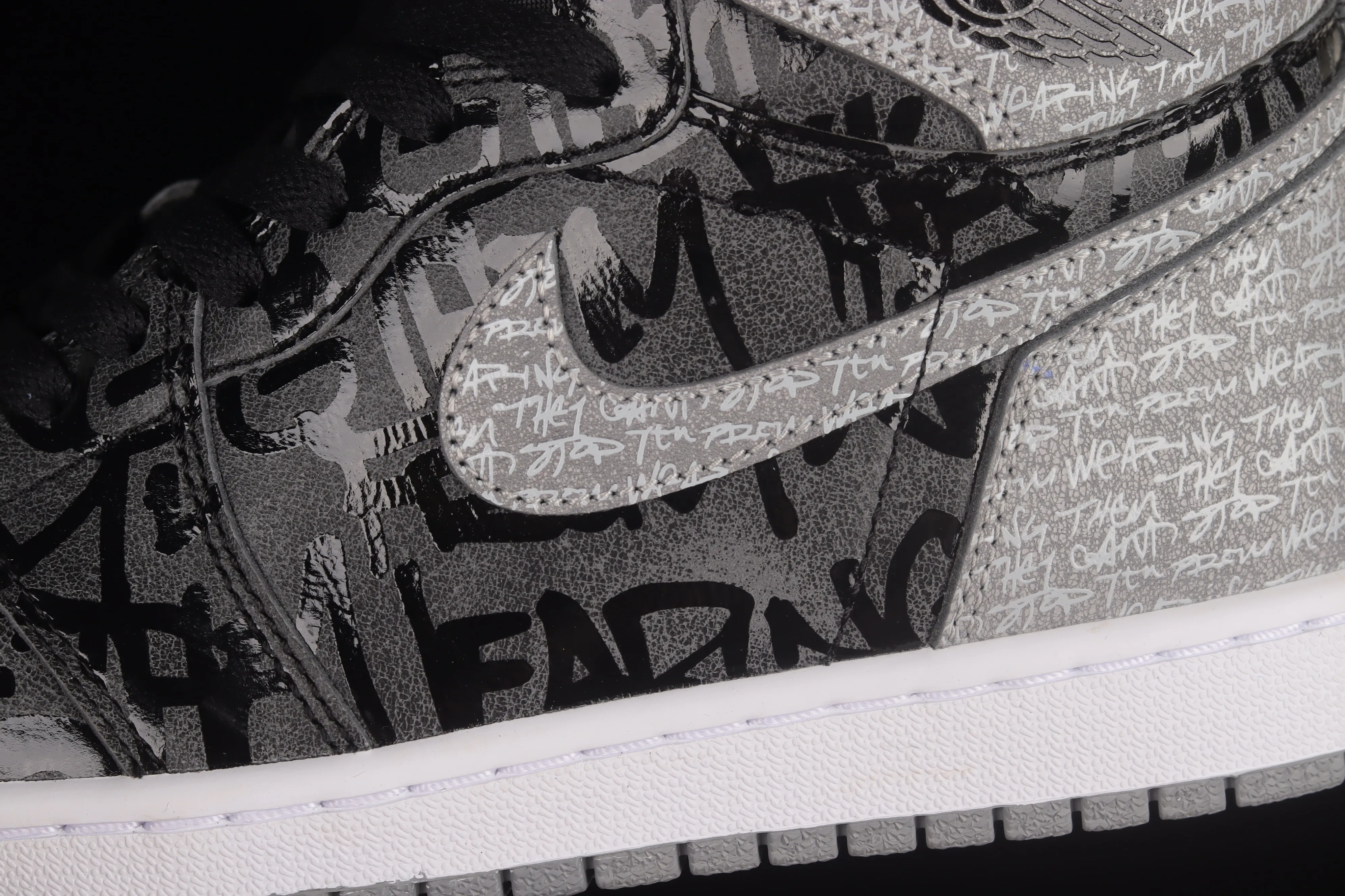 All categories Air Jordan Jordan series basketball shoes Air Jordan 1 High Pure original version Air Jordan 1 High OG "Rebellionaire" AJ1 Joe 1 black and gray banned "Rebelionaire" high-top basketball shoes 555088-036